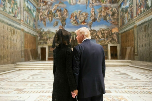 Zuhanórepülésben Donald Trump népszerűsége: változást sürgetnek az amerikai választók