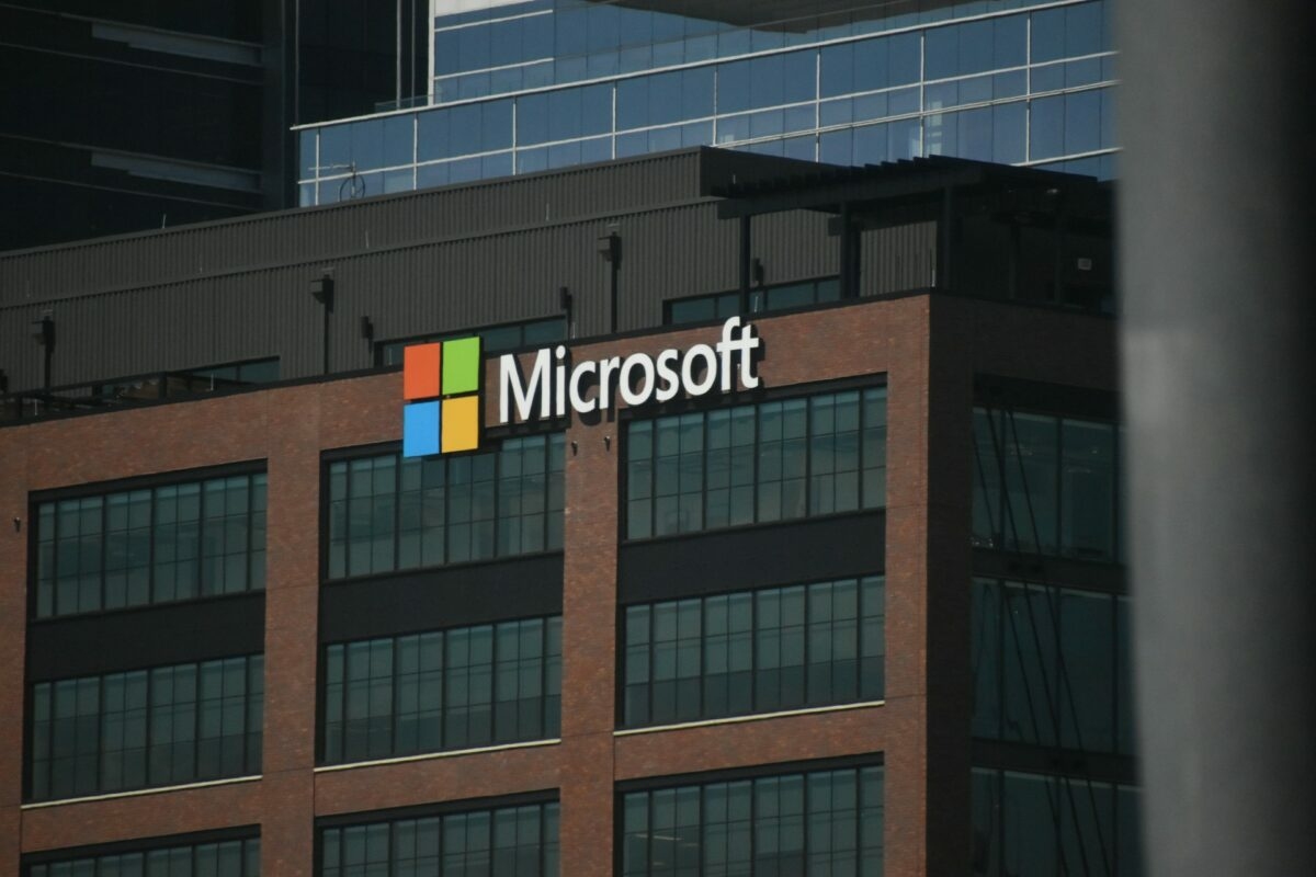 Padlógáz és fék egyszerre: így próbálja a Microsoft humanizálni a mesterséges intelligenciát