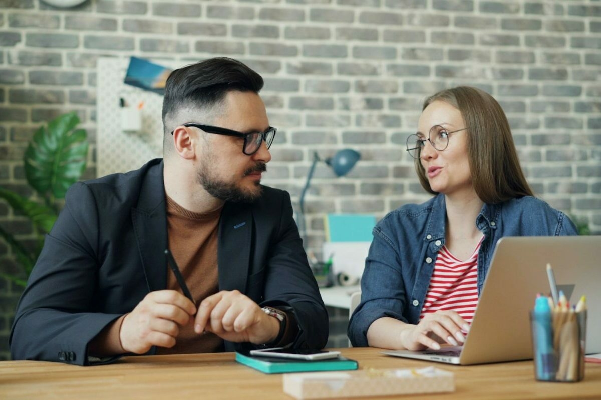 Hallgatni arany? A pszichológia szerint ez a leggyorsabb út a másik szívéhez