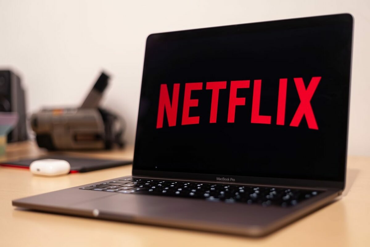 A Netflixhez igazol a tavalyi év Oscar-díjas horrorsikerének rendezője