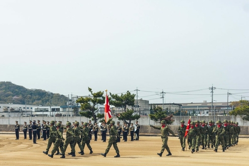 Japán feladja a pacifizmust, és gőzerővel fegyverkezik a kínai fenyegetés ellen