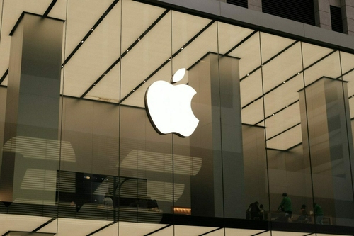 Minden idők legnagyobb méretű iPhone-ját dobja piacra az Apple?