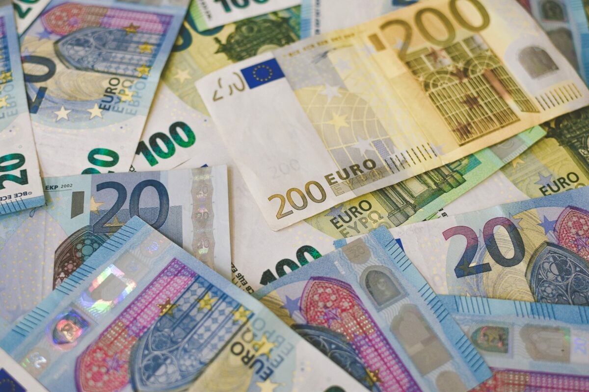 Vajon visszakapaszkodhat a forint a meredek zuhanás után?