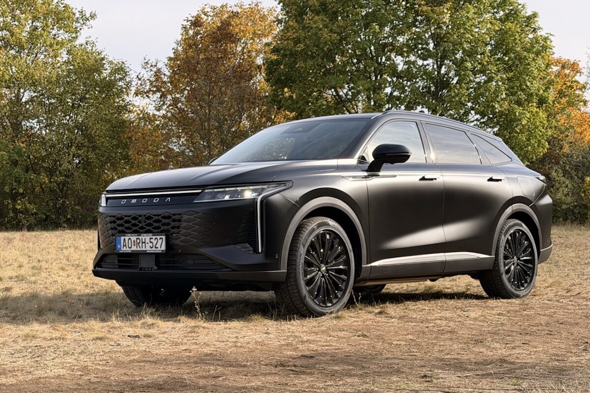 Matt fekete luxus: Omoda 9 Black Edition teszt