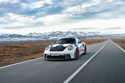Eldőlt: a Porsche mégsem dobja piacra elektromos szuperautóját
