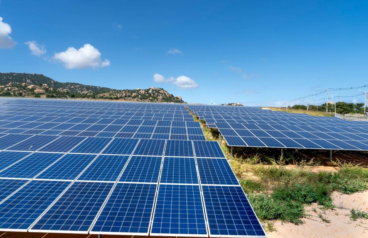 Saját napenergia a vállalatnál: mikor térülhet meg a beruházás?